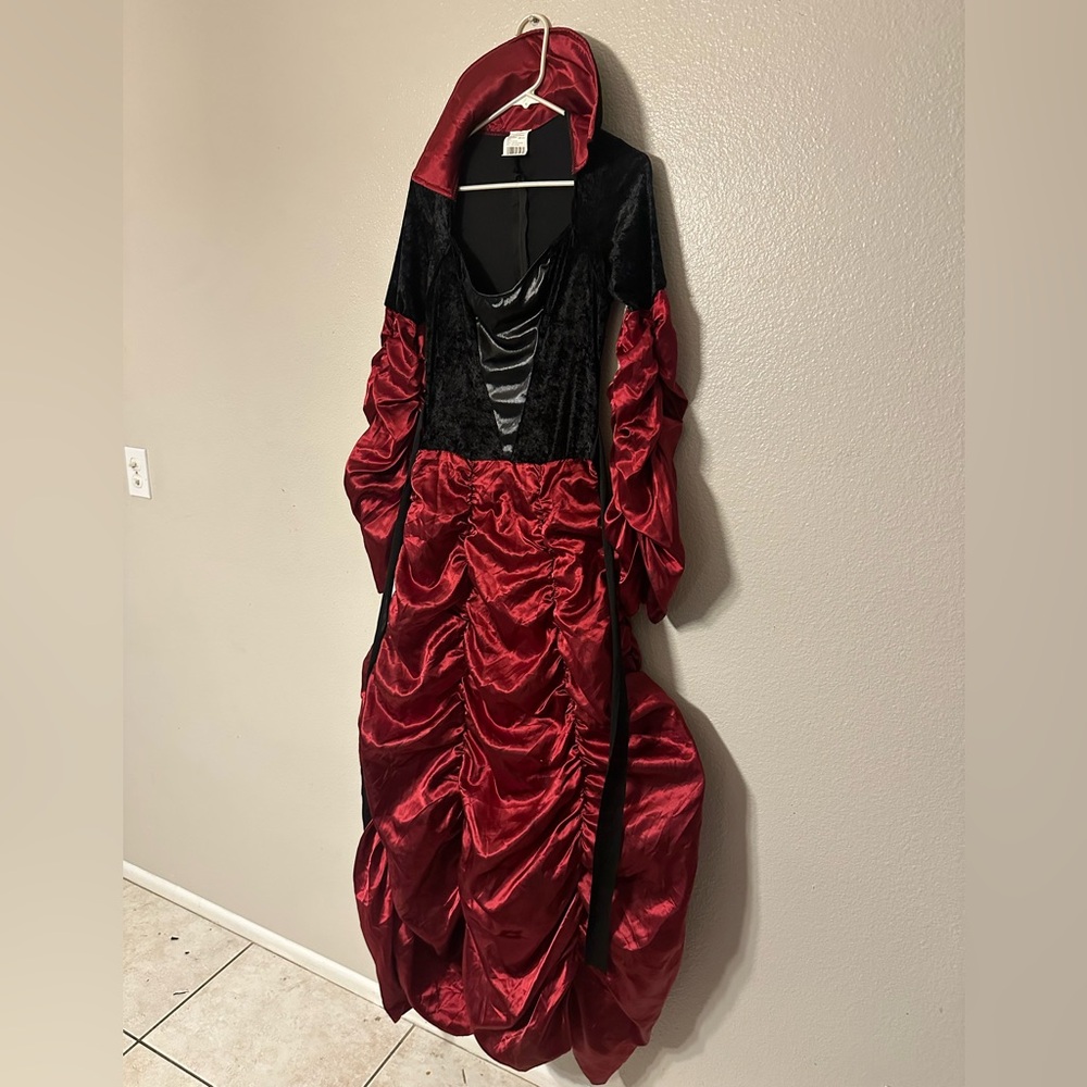Vampiress Gothic Halloween Costume Dress - One Size Fits Most - Picture 1 of 5
